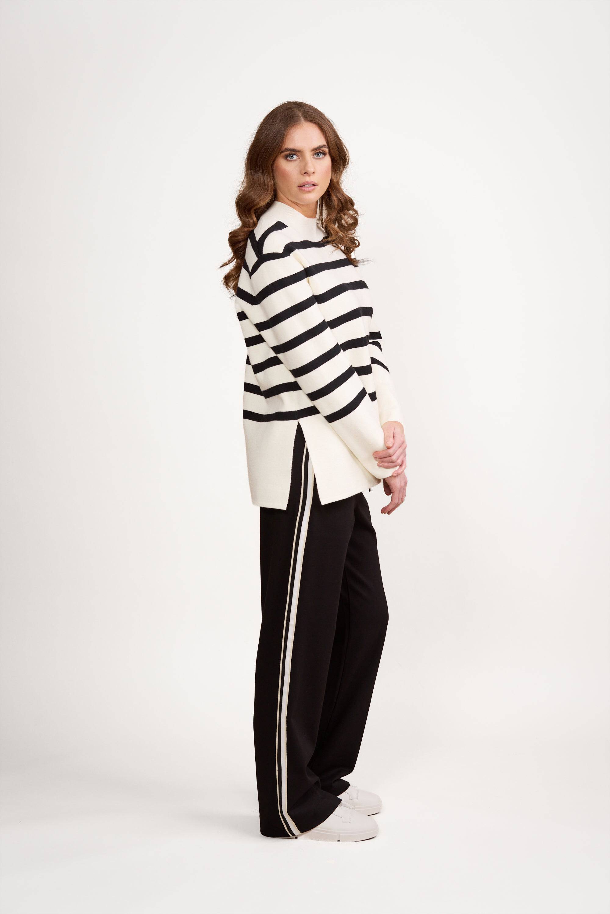 Relaxed Sweater - Off White/Black