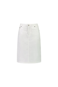 The Vassalli Poppy Poplin Skirt in white is a knee-length stretch denim skirt with front zipper, button closure, belt loops, and pockets—ideal for everyday comfort. Shown against a plain white background.