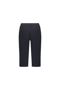 Back view of Vassalli Drew 3/4 Pant in black, featuring an elastic waistband and two back pockets, made from stretch cotton-viscose. Displayed against a white background.