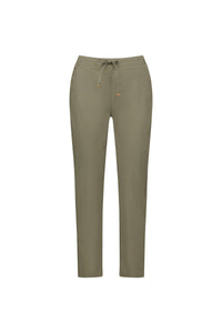 The Vassalli Leonie 7/8 Pant in Army features a slim leg, drawstring waist, front pockets, tapered ankle-grazer cut, and comfortable stretch fabric, shown against a white background.
