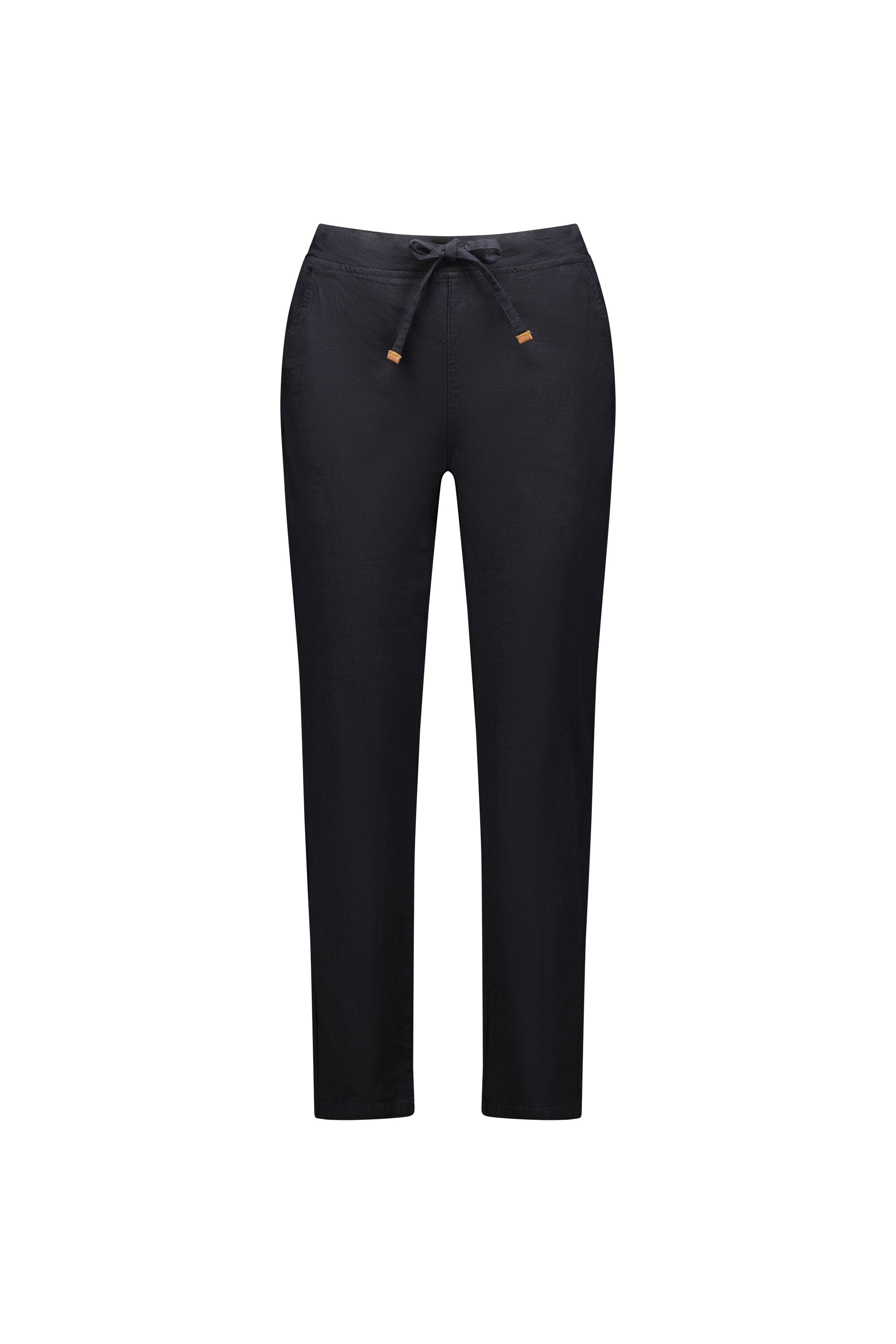The Vassalli Leonie 7/8 Pant in black features a drawstring waist, side pockets, and is made from stretch fabric for comfort. Shown here on a white background.