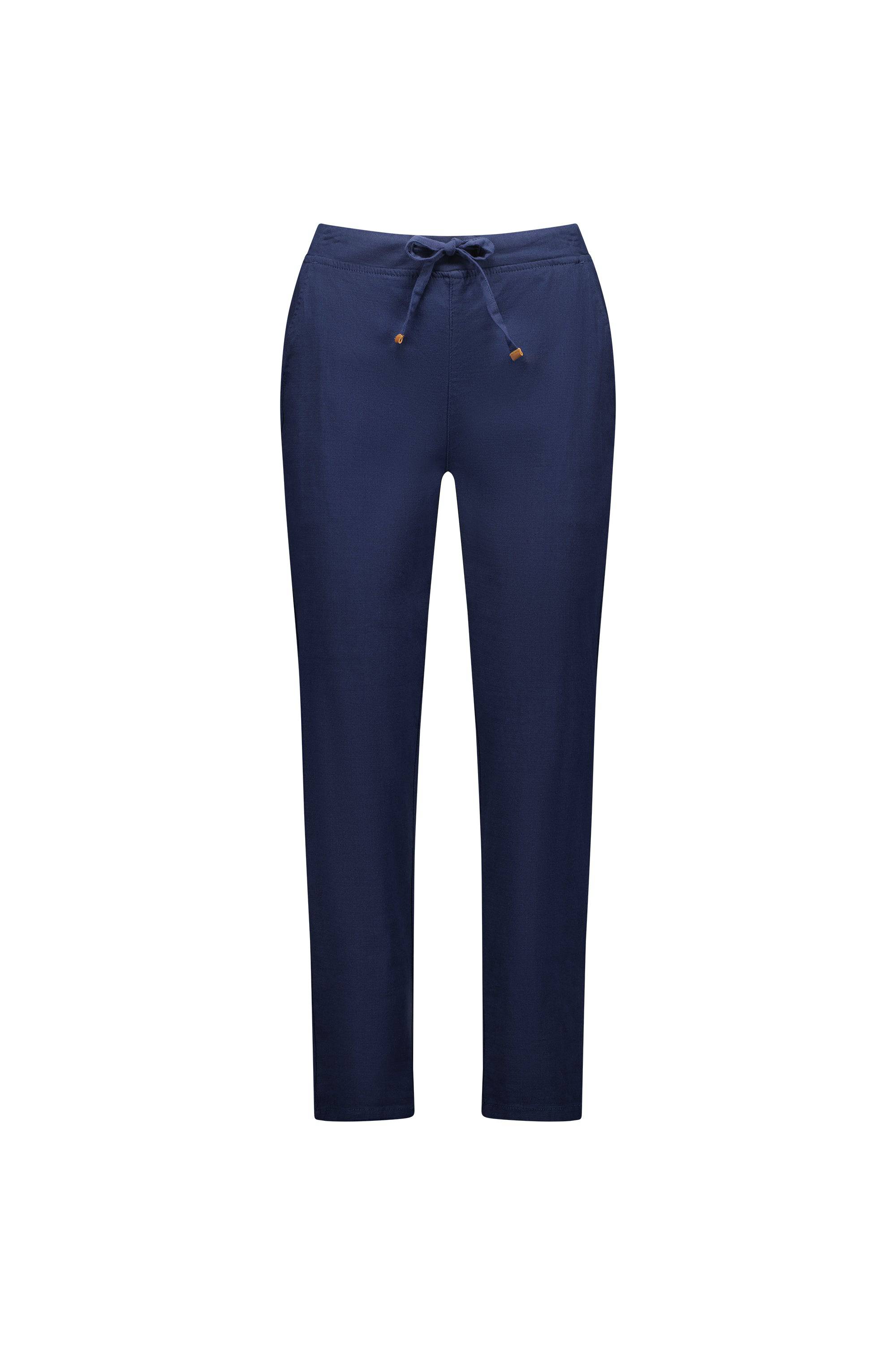The Vassalli Leonie 7/8 Pant in Ink features a straight leg, drawstring waist, and two front pockets. Made from comfortable stretch fabric, these ankle-grazer pants are shown on a white background.
