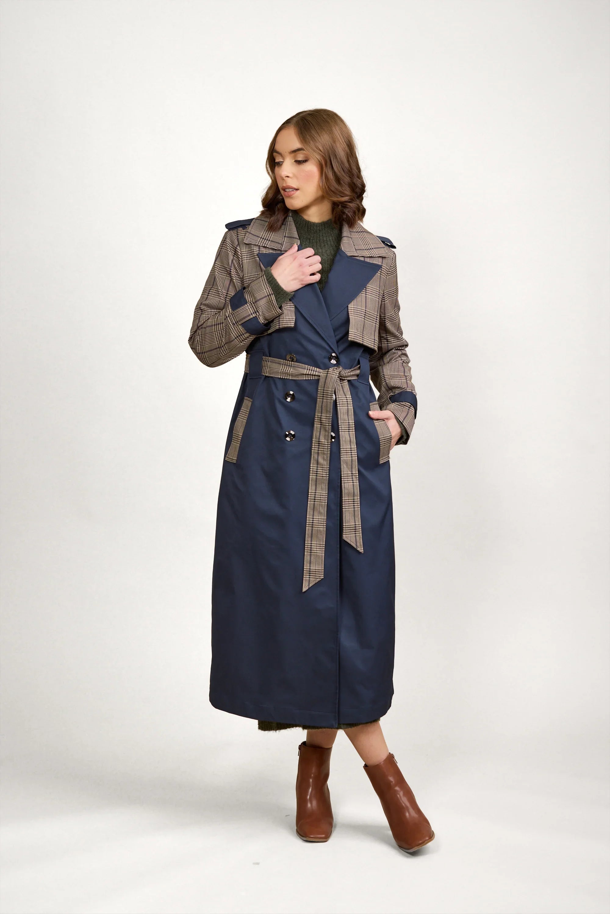 KNEWE Label women's K6036 Signature Trench Ink in Check - close-up fabric detail