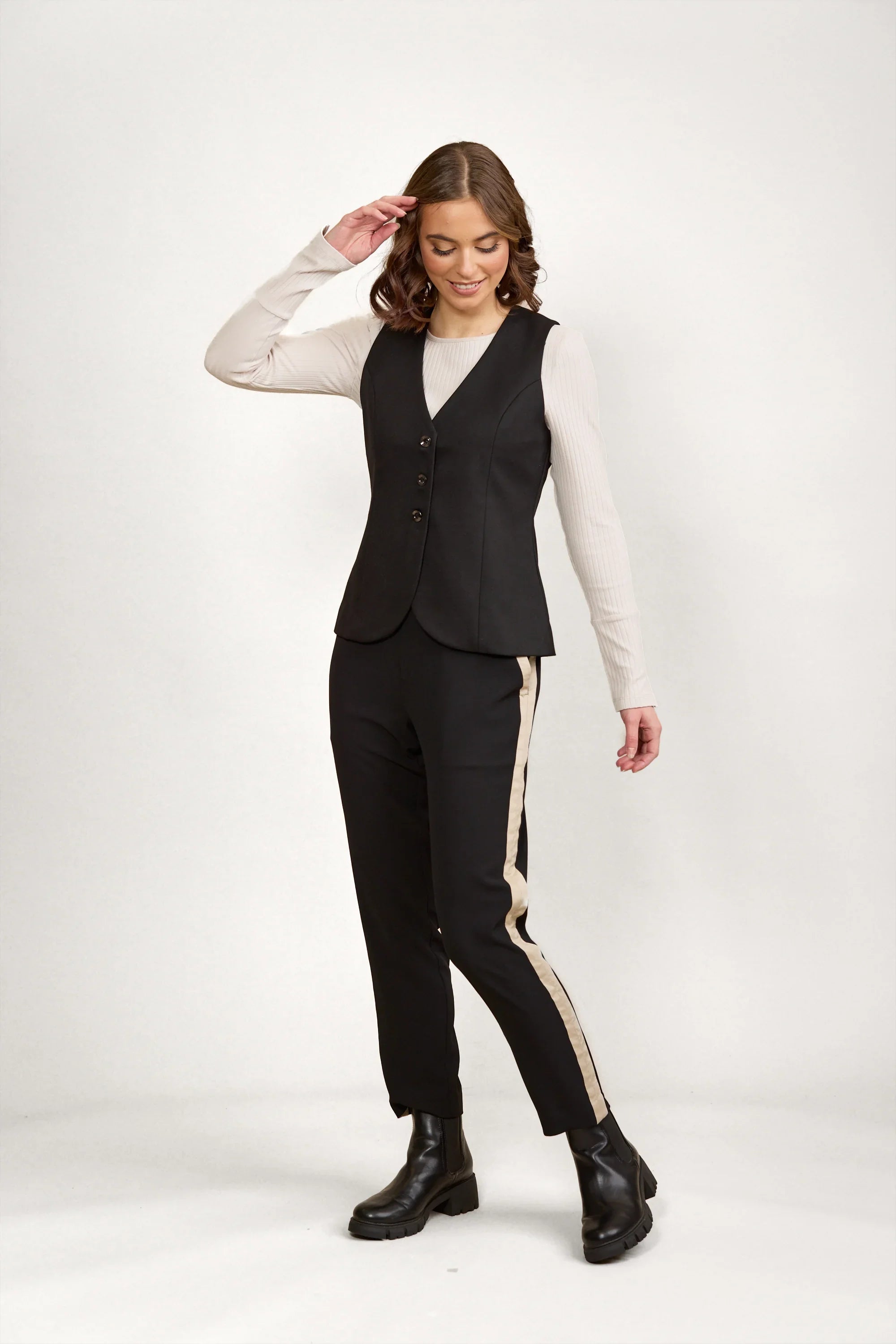 KNEWE Label women's K6042W Florence Vest in Black - close-up fabric detail