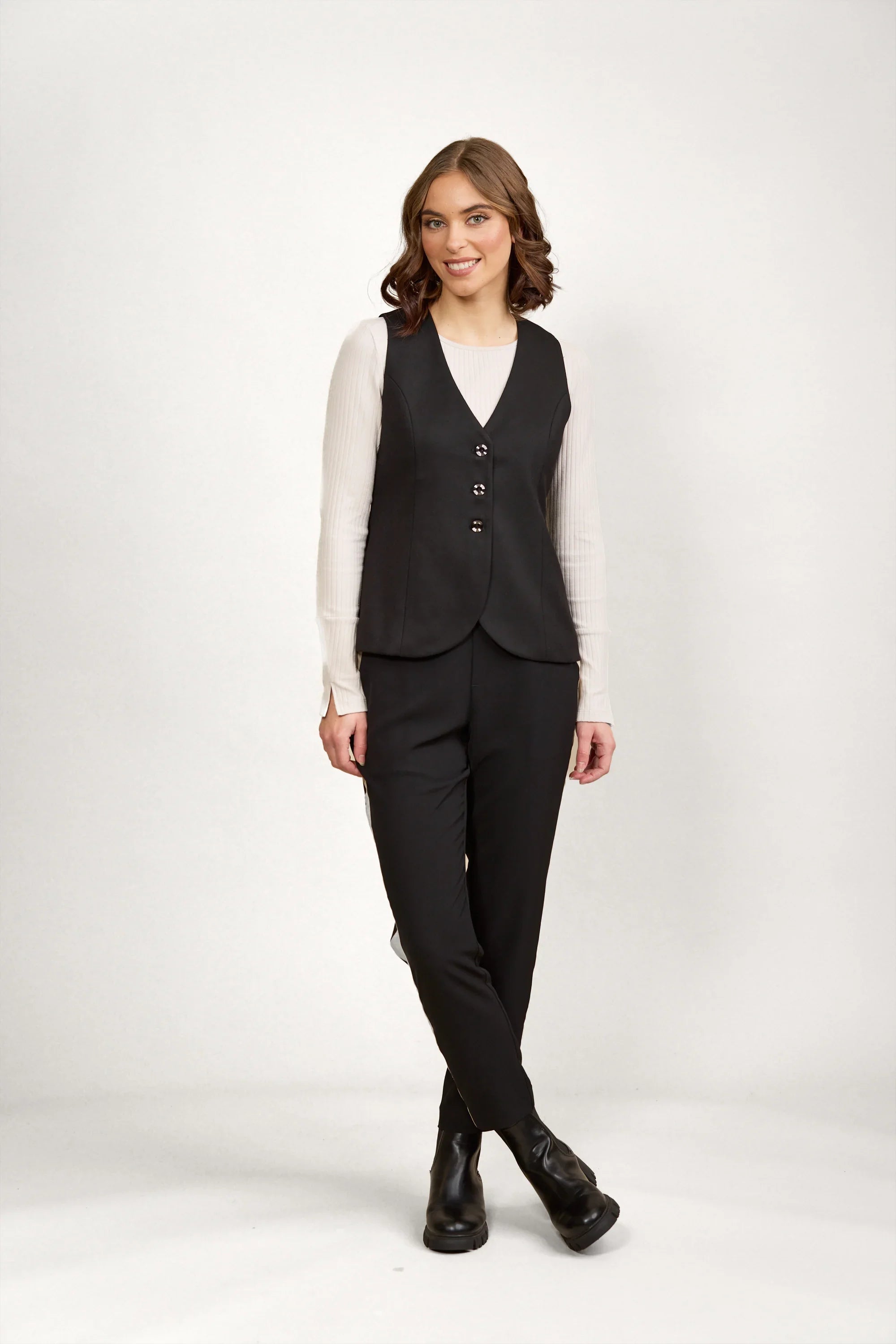 KNEWE Label women's K6042W Florence Vest in Black - close-up fabric detail