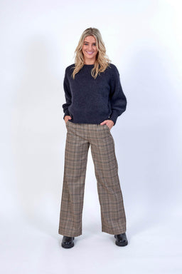 KNEWE Label women's K7073 Como Wide Pant Twig in Check - close-up fabric detail