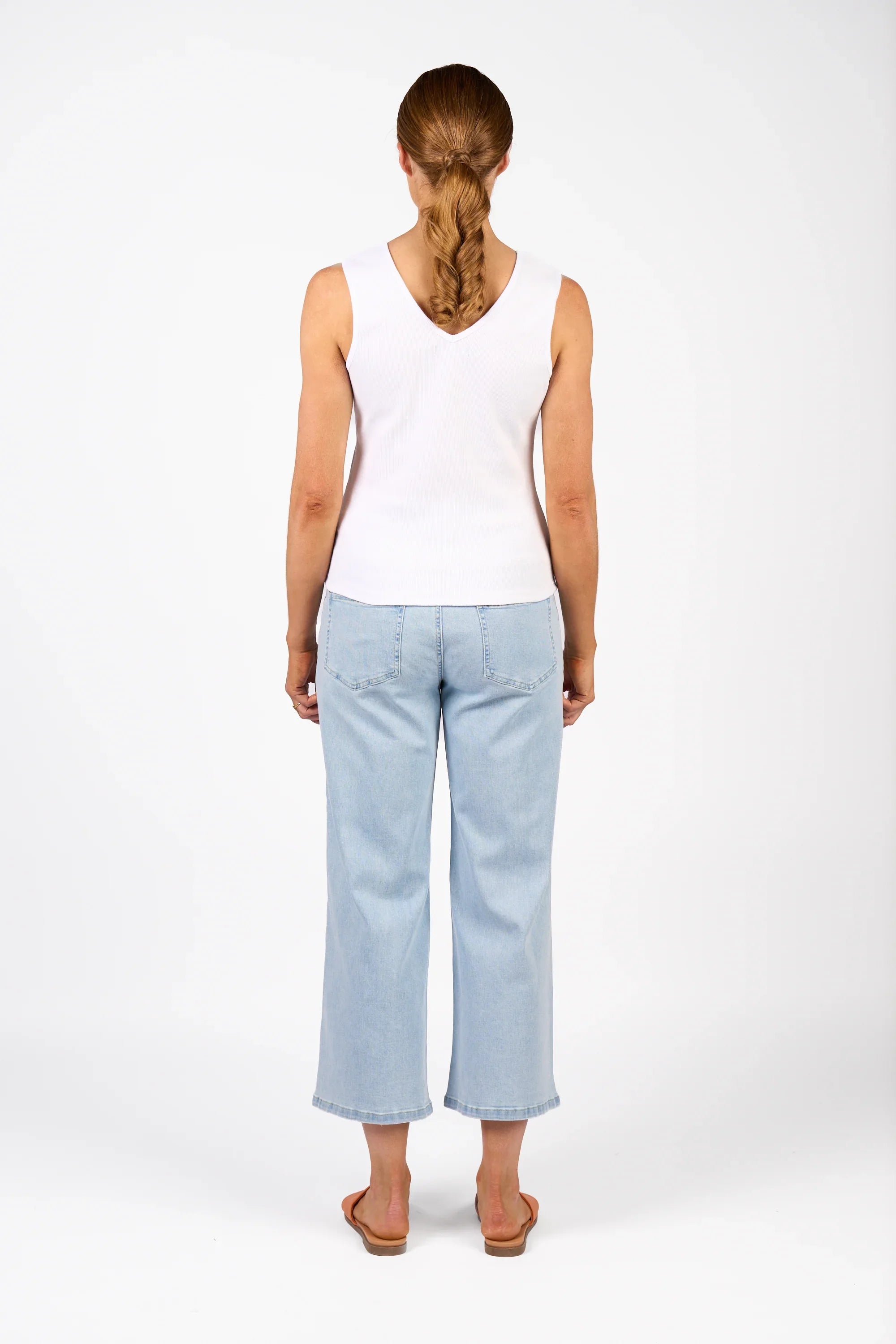 KNEWE Label women's K3060 Vista Tank in White - close-up fabric detail