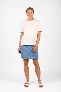KNEWE Label women's K3063 Ultra Tee Off in White - close-up fabric detail