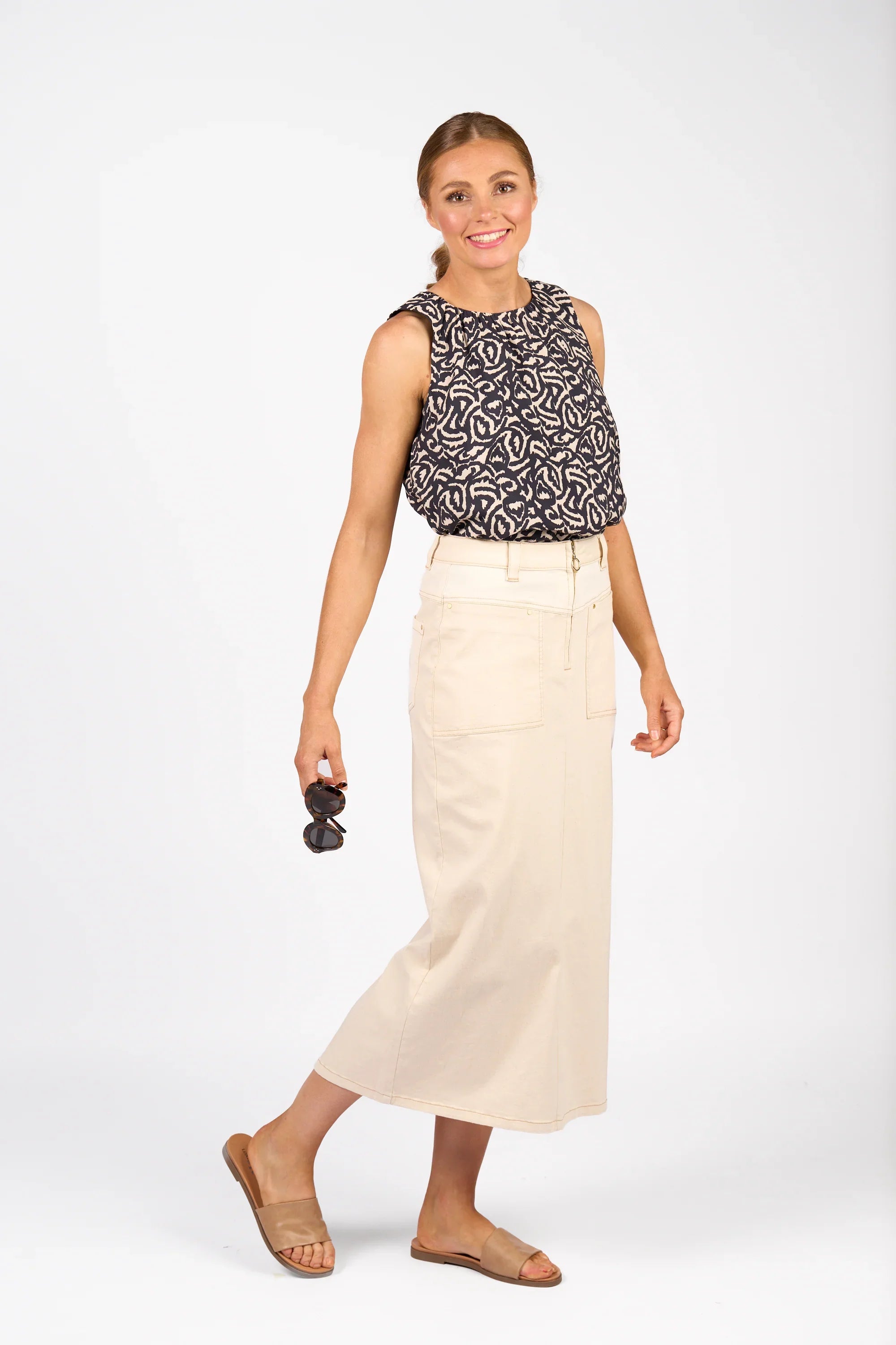 KNEWE Label women's K4038 Spin Skirt Natural in Denim - close-up fabric detail