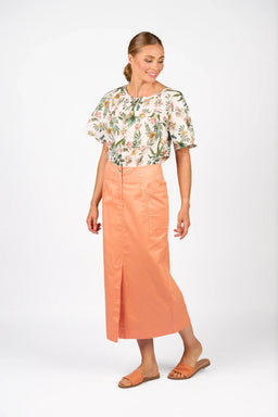 KNEWE Label women's K4041 Bay Skirt in Apricot - close-up fabric detail