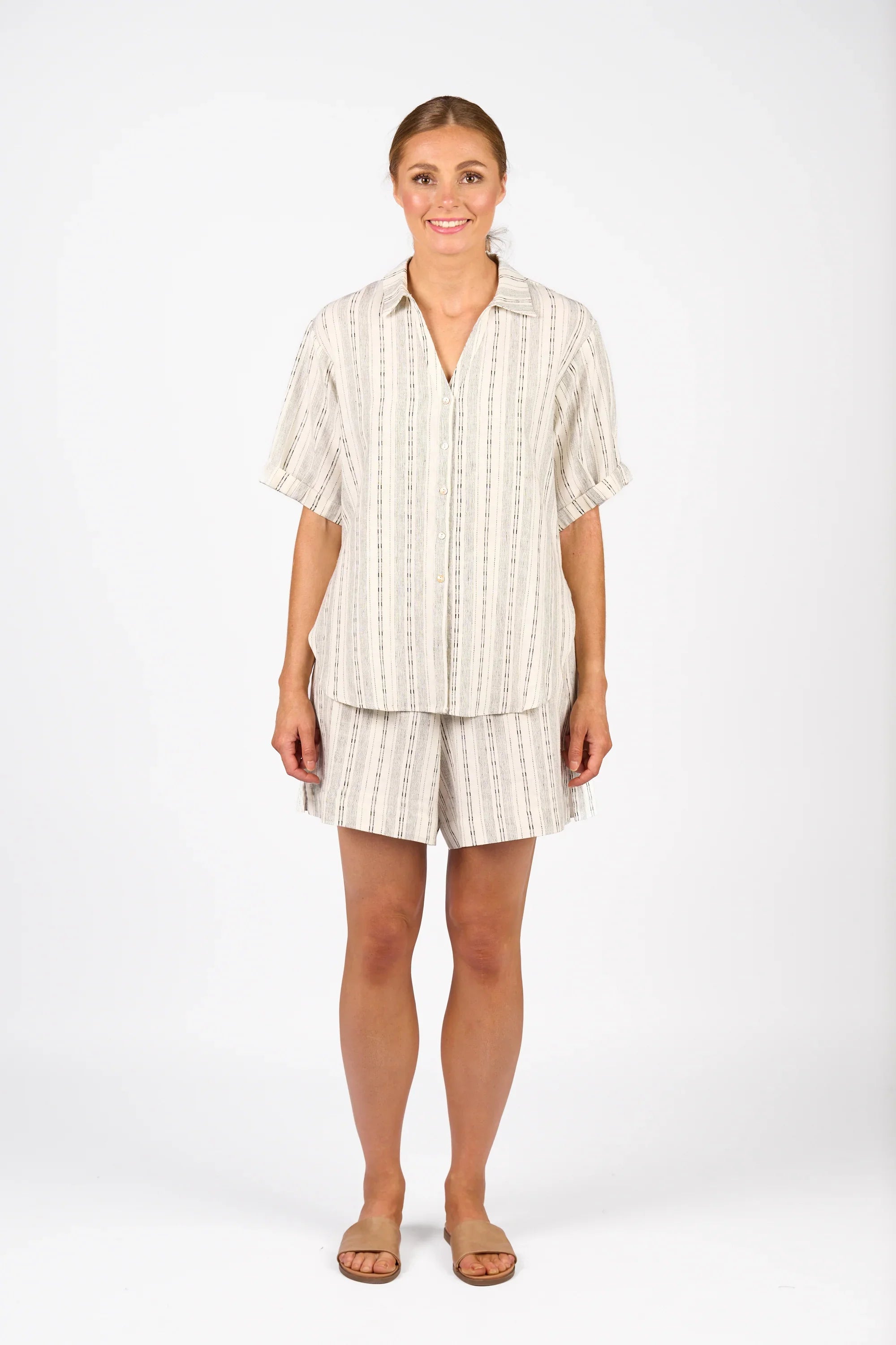 KNEWE Label women's K5079 Infinity Shirt in Stripe - close-up fabric detail