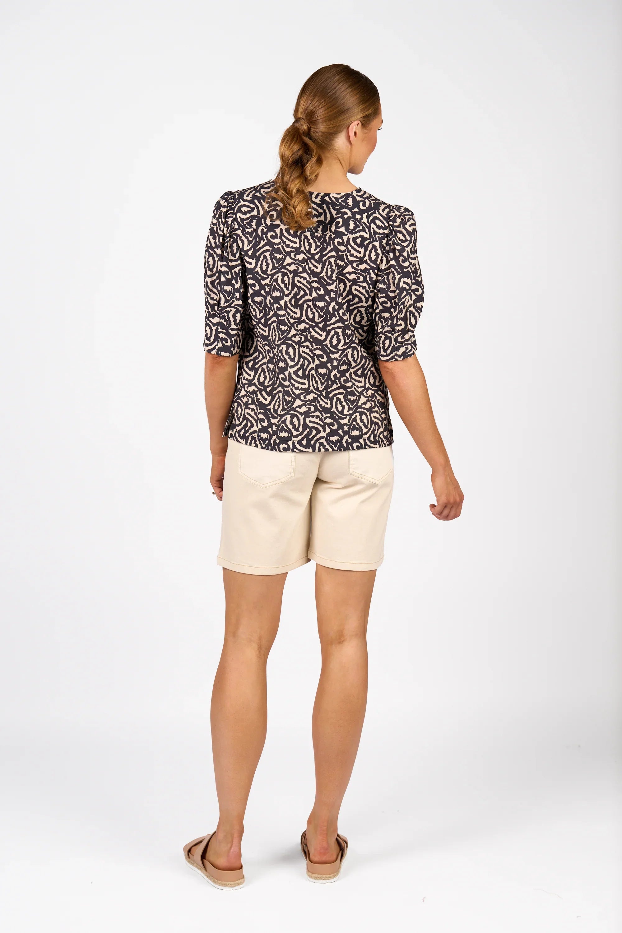 KNEWE Label women's K5082 Fizz Top in Soul - close-up fabric detail