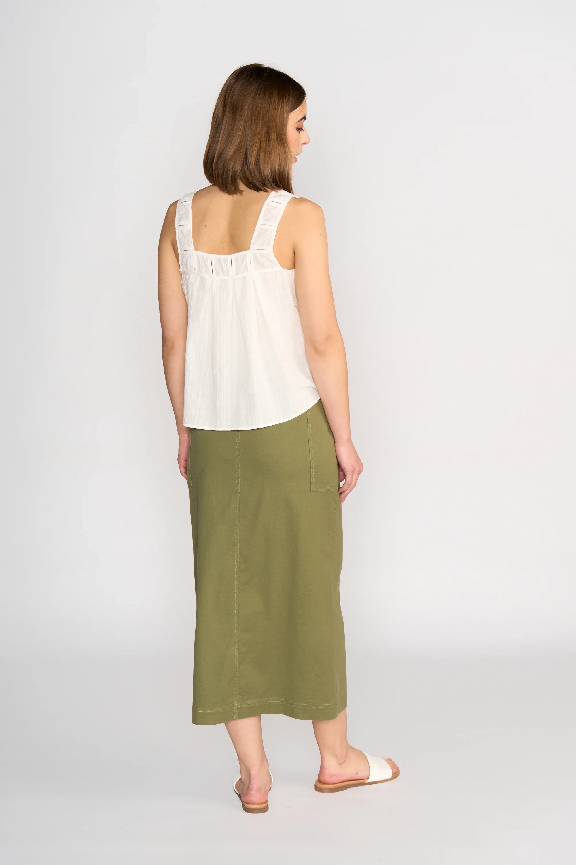 KNEWE Label women's K5096 Evolve Top White in Check - close-up fabric detail