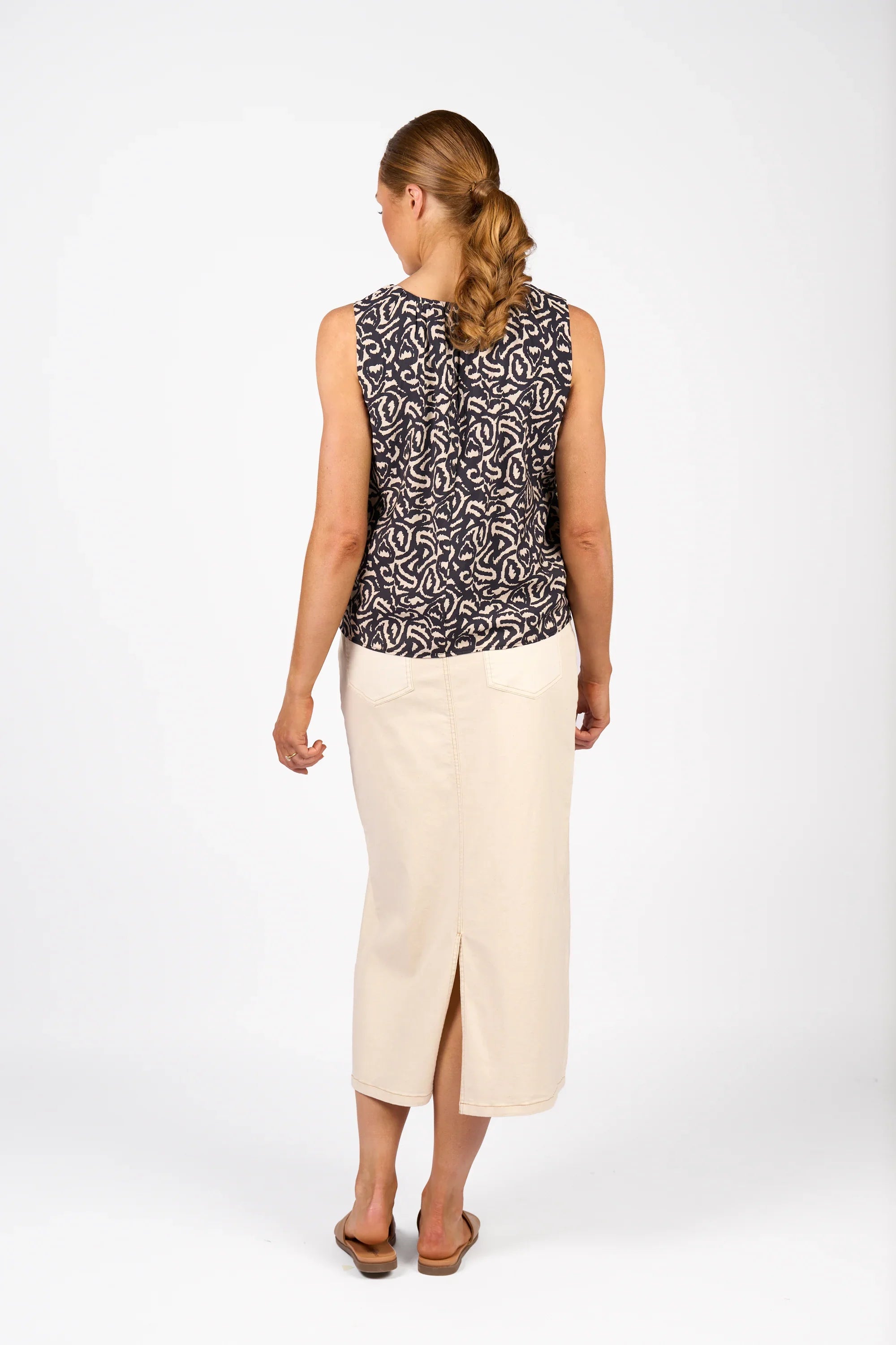 KNEWE Label women's K5098 Elle Top in Soul - close-up fabric detail