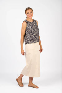 KNEWE Label women's K5098 Elle Top in Soul - close-up fabric detail