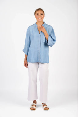 KNEWE Label women's K5101P Holiday Shirt Light in Blue - close-up fabric detail