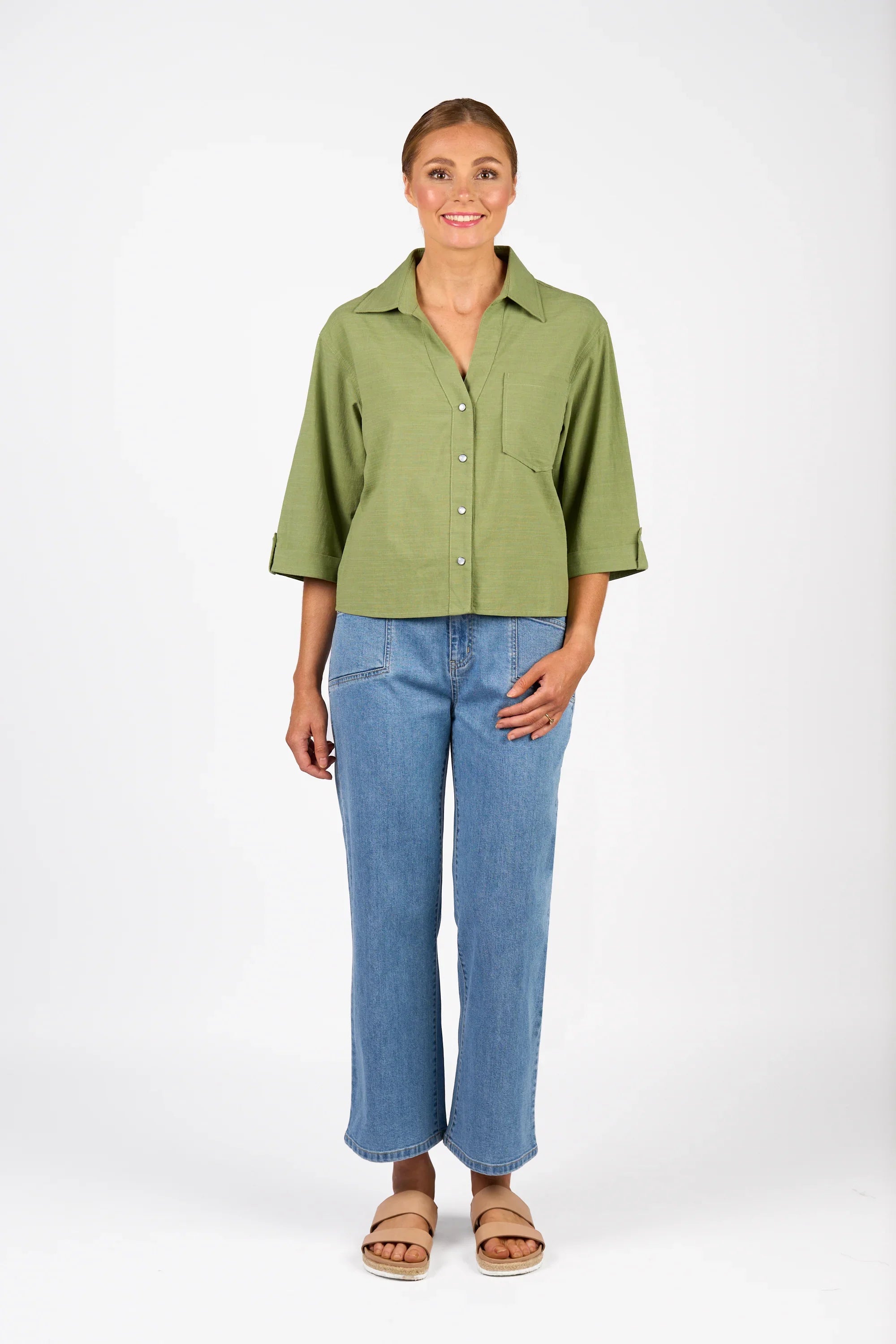 KNEWE Label women's K5103 Knight Shirt in Sage - close-up fabric detail