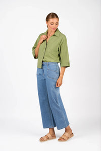 KNEWE Label women's K5103 Knight Shirt in Sage - close-up fabric detail