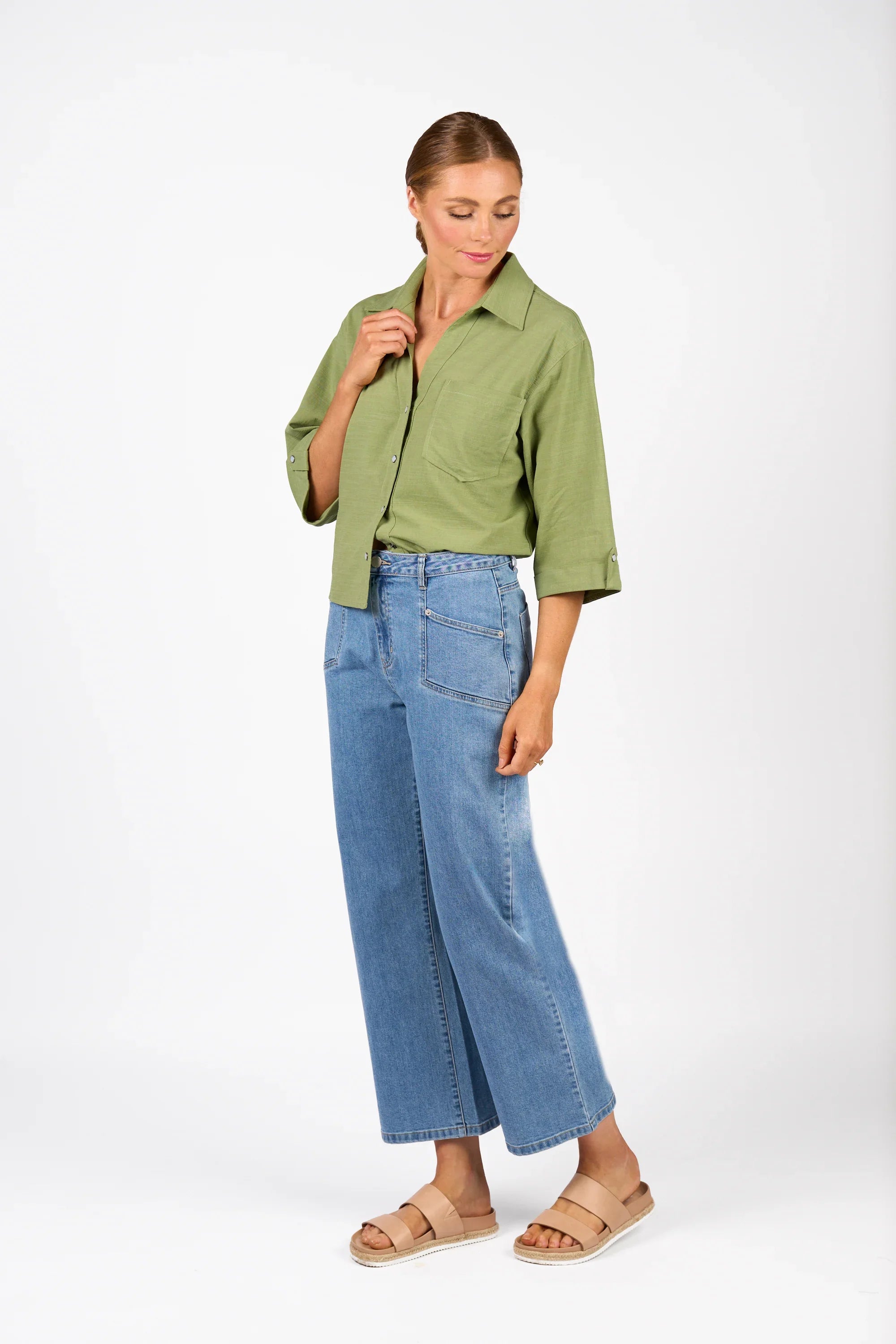KNEWE Label women's K5103 Knight Shirt in Sage - close-up fabric detail
