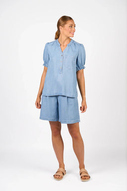 KNEWE Label women's K5104 Naomi Top Light in Blue - close-up fabric detail