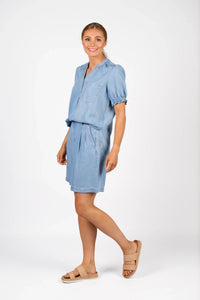 KNEWE Label women's K5104 Naomi Top Light in Blue - close-up fabric detail