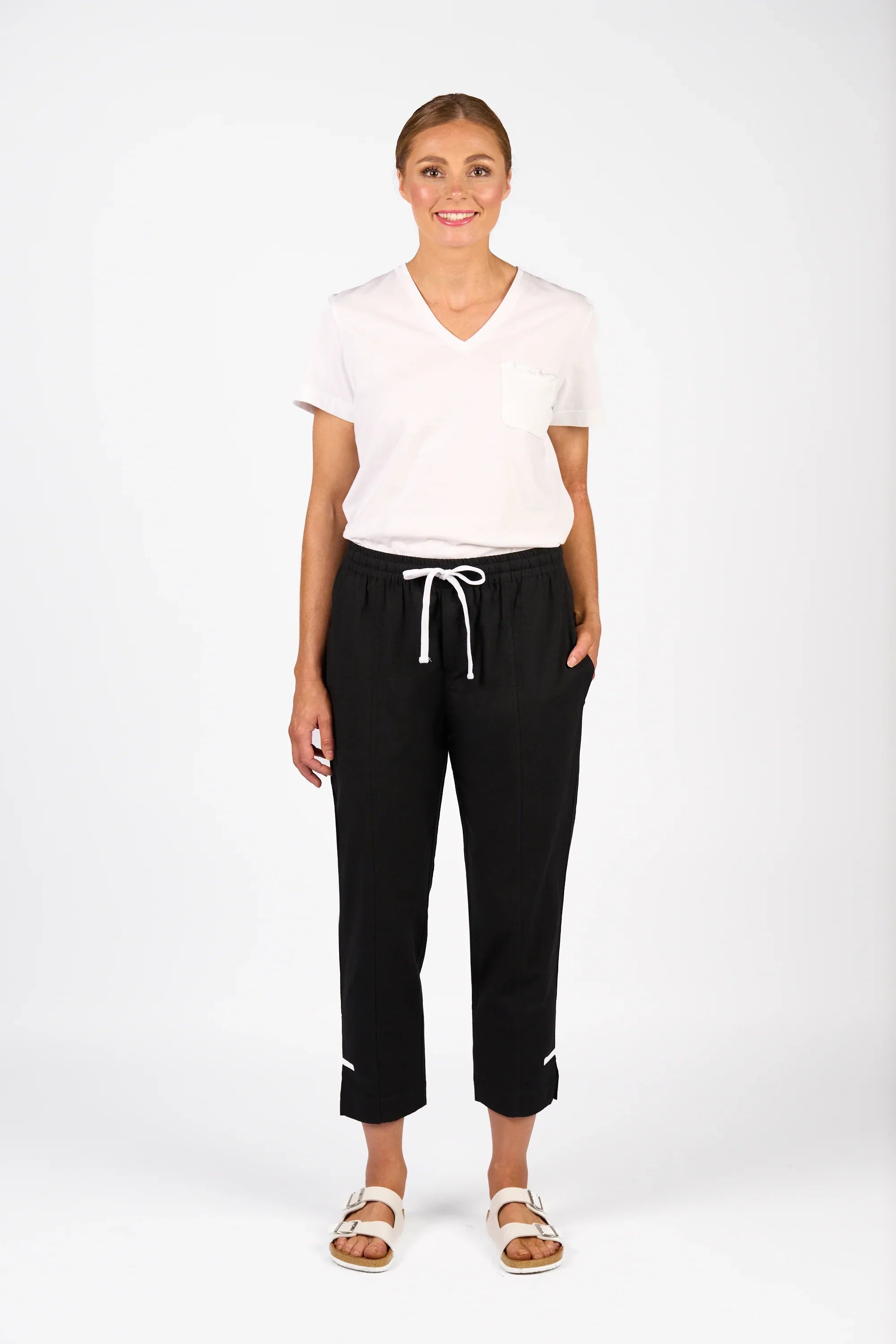 KNEWE Label women's K7076 Checker Pant Black in White - close-up fabric detail