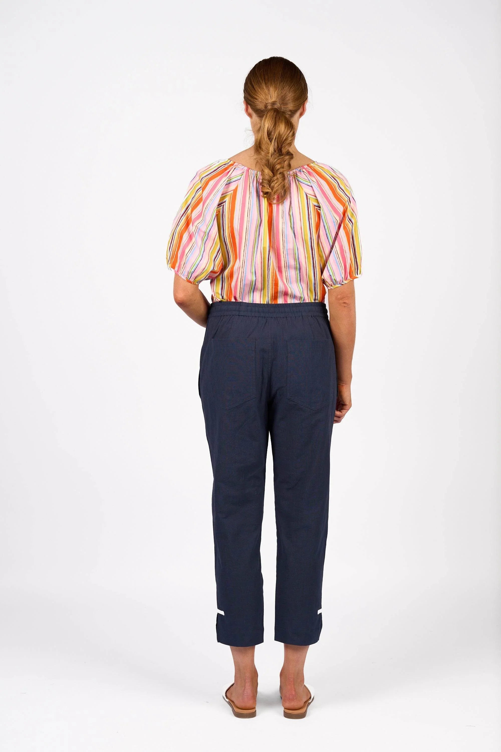 KNEWE Label women's K7076 Checker Pant Ink in White - close-up fabric detail