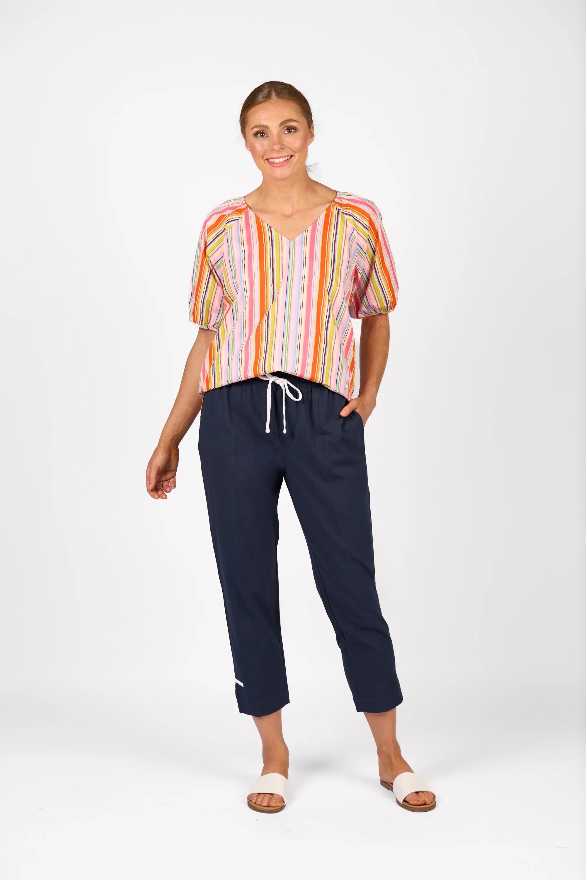 KNEWE Label women's K7076 Checker Pant Ink in White - close-up fabric detail
