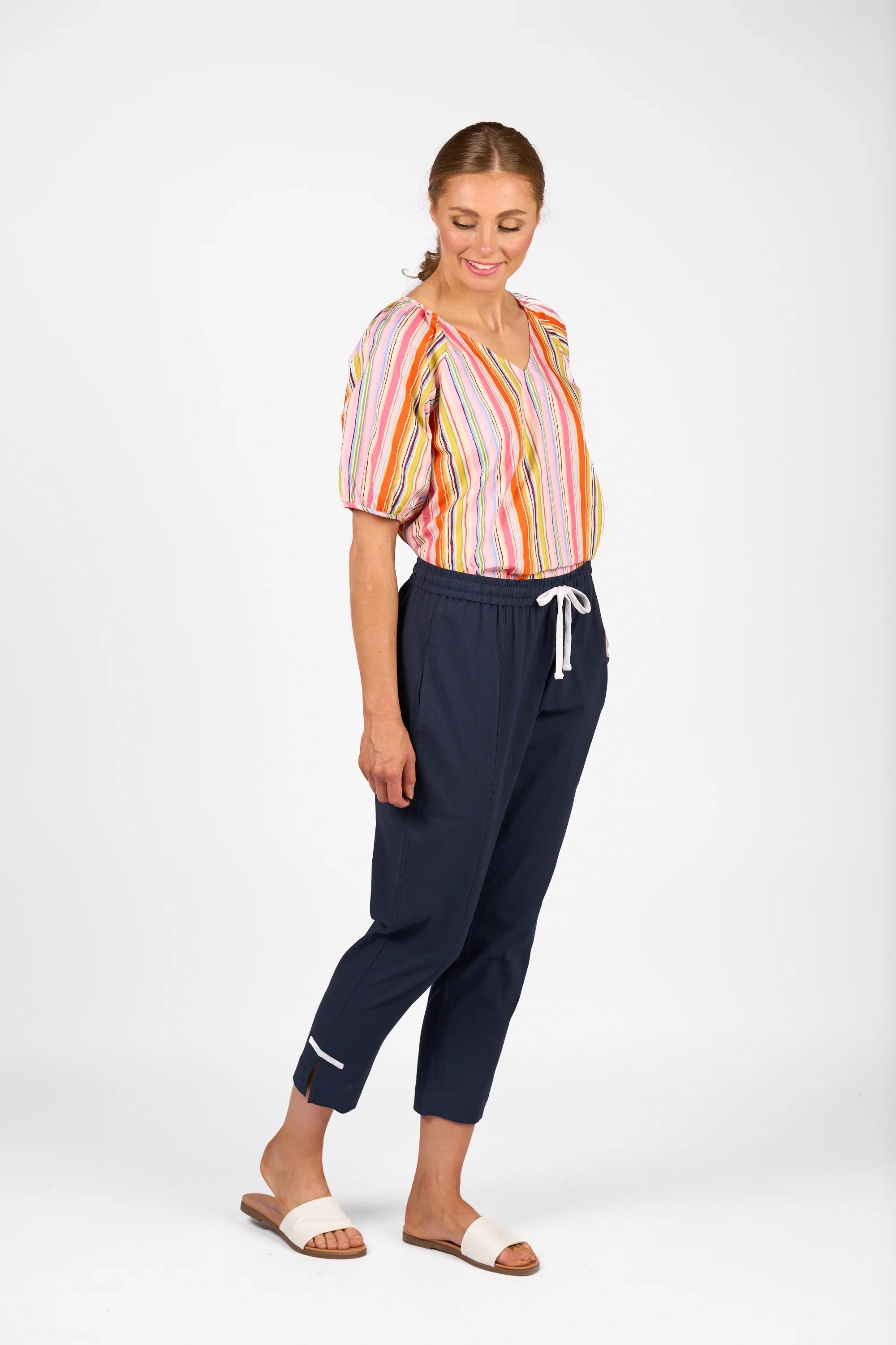 KNEWE Label women's K7076 Checker Pant Ink in White - close-up fabric detail