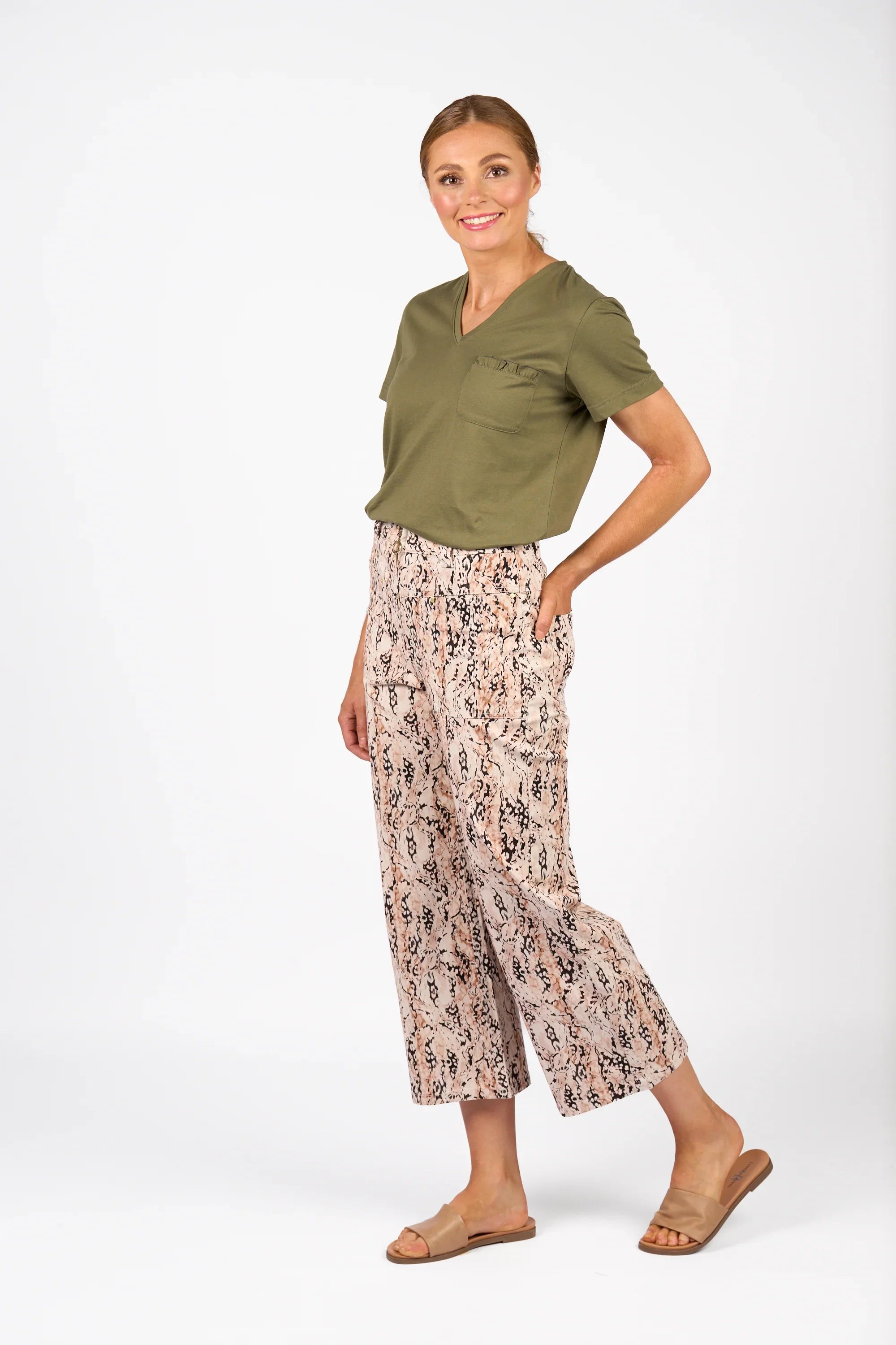 KNEWE Label women's K7105 Spin Jean in Bengal - close-up fabric detail