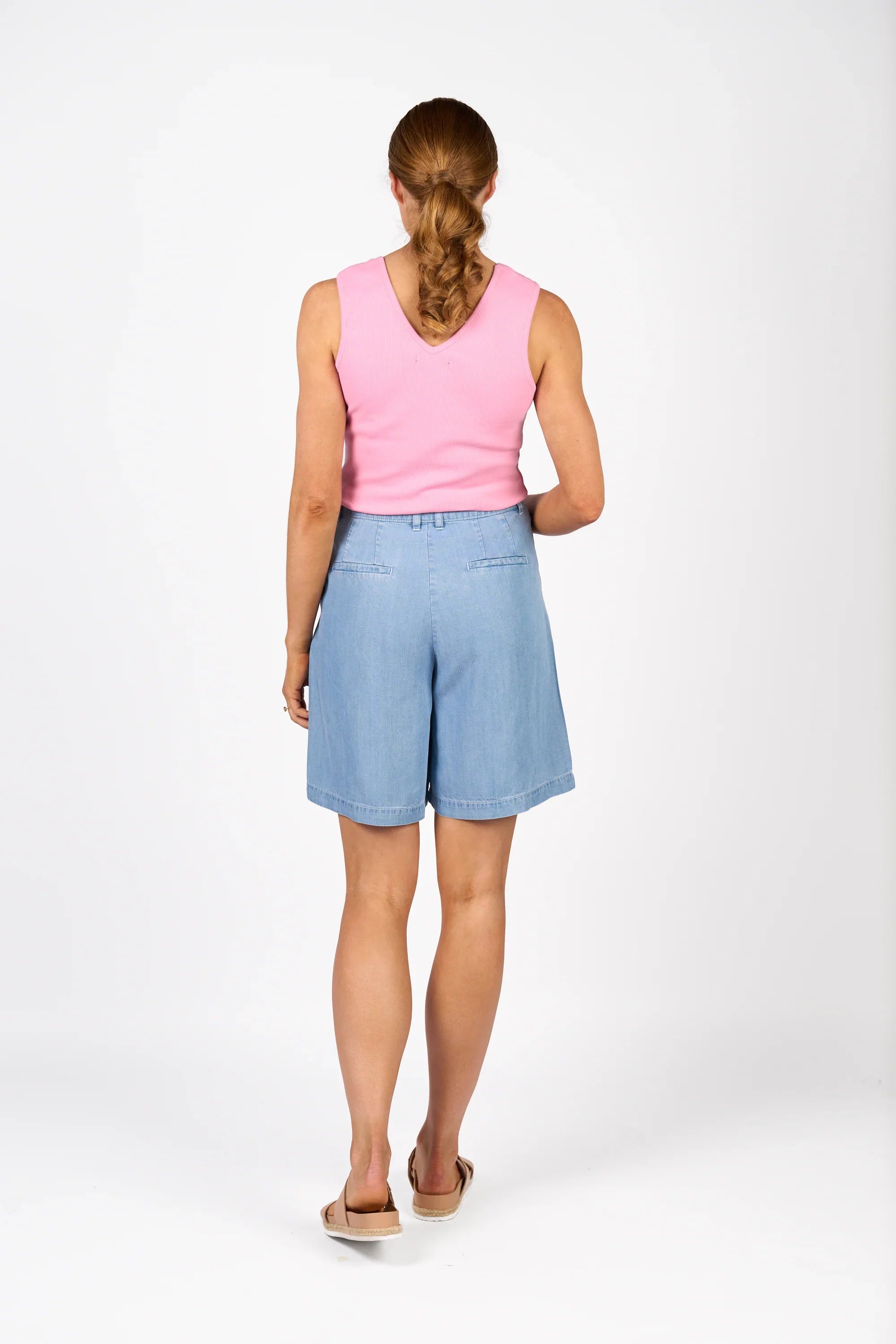 KNEWE Label women's K8014 Naomi Short Light in Blue - close-up fabric detail