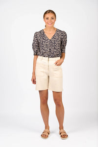 KNEWE Label women's K8016 Spin Short Natural in Denim - close-up fabric detail