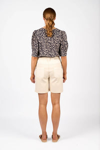 KNEWE Label women's K8016 Spin Short Natural in Denim - close-up fabric detail