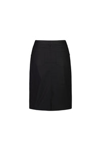 The Vassalli Poppy Poplin Skirt in black is knee-length with jean-inspired styling, two back pockets, and a clean, tailored look.
