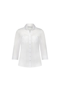 The Vassalli Isla Shirt in white features a slim fit, long sleeves, two chest pockets, and a classic collar. Displayed on a plain white background.